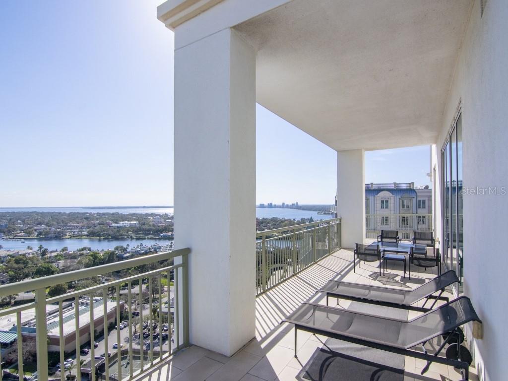 450 KNIGHTS RUN AVE #2102