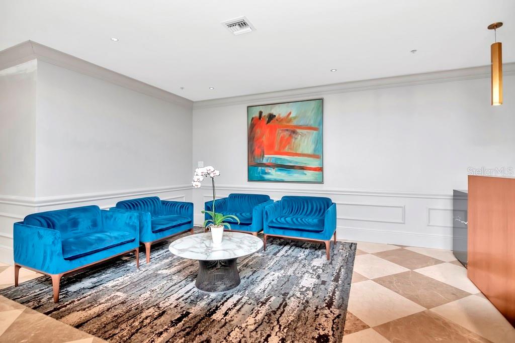 450 KNIGHTS RUN AVE #2102