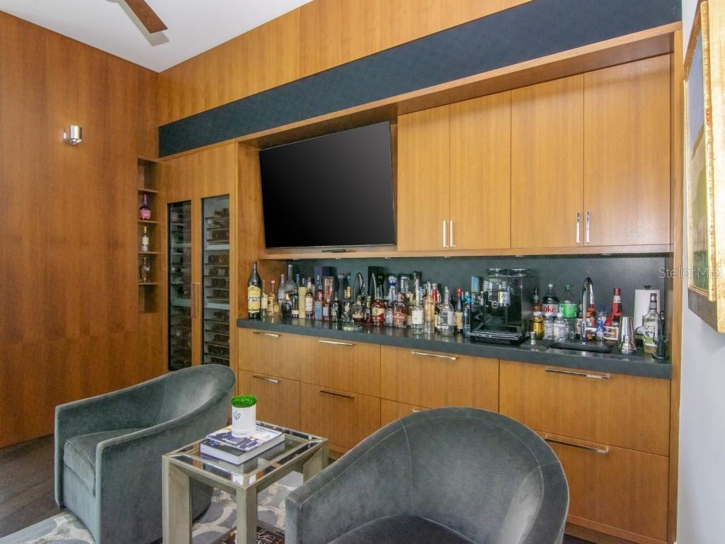 450 KNIGHTS RUN AVE #2102