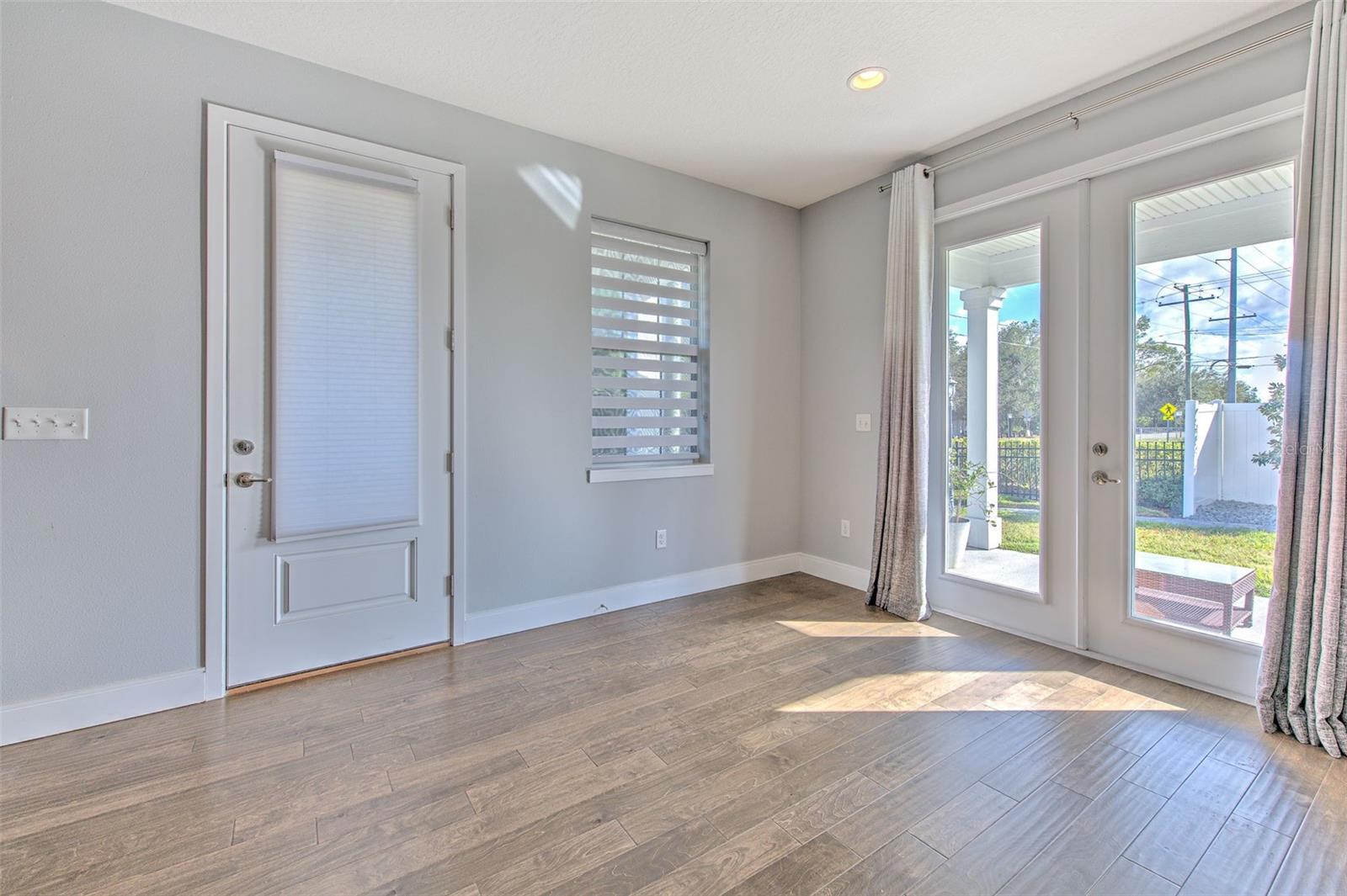 6621 S MANHATTAN AVE #1