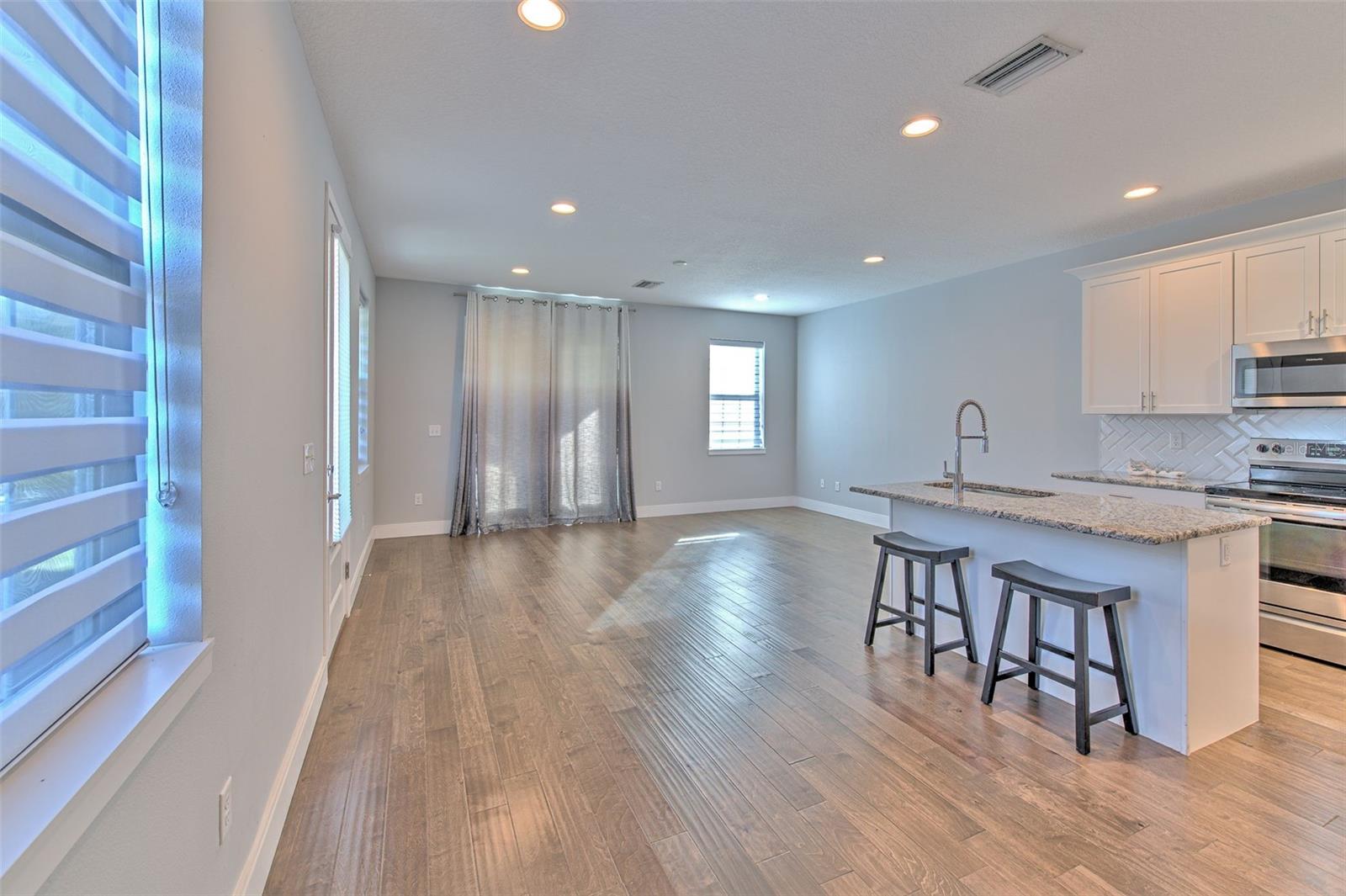 6621 S MANHATTAN AVE #1