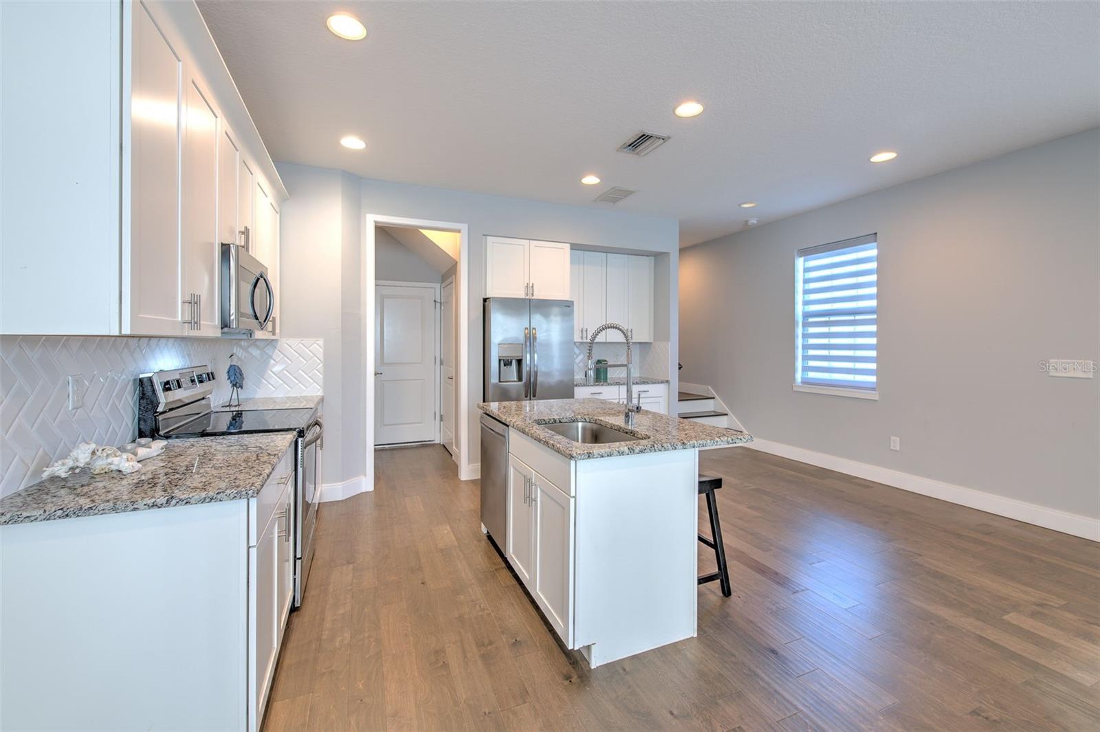 6621 S MANHATTAN AVE #1