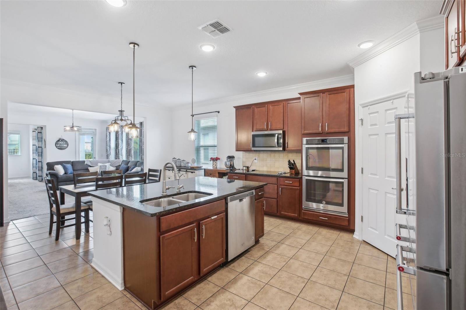 4735 ROLLING GREEN DR