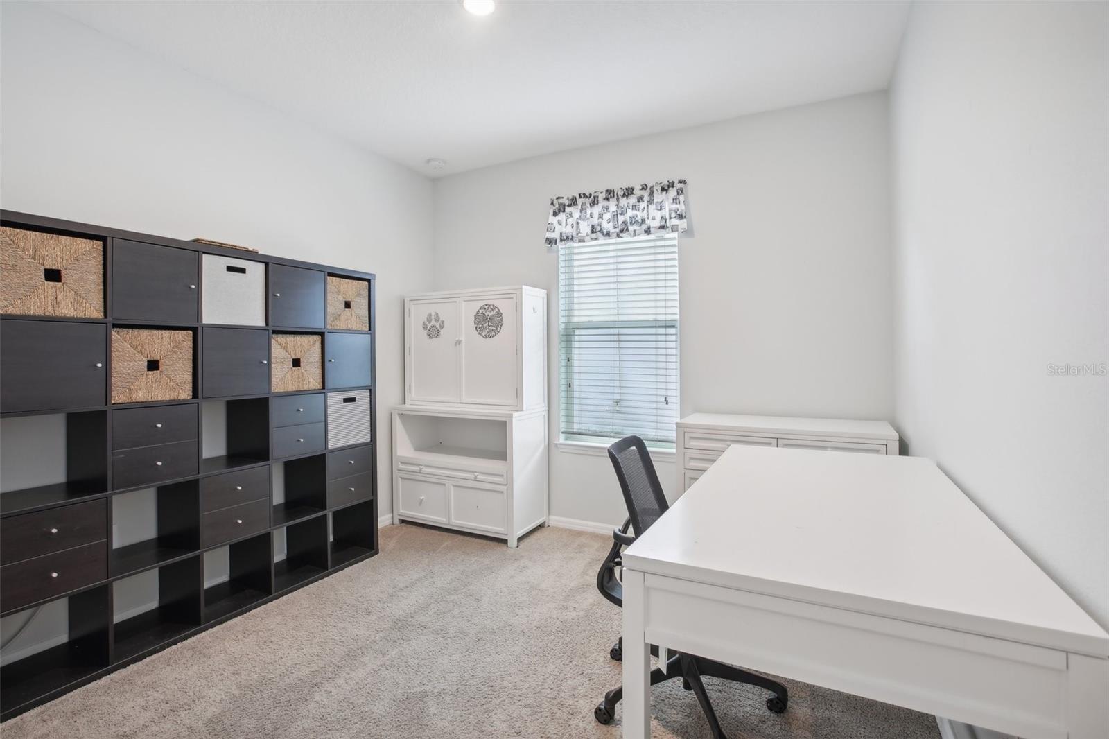 4735 ROLLING GREEN DR