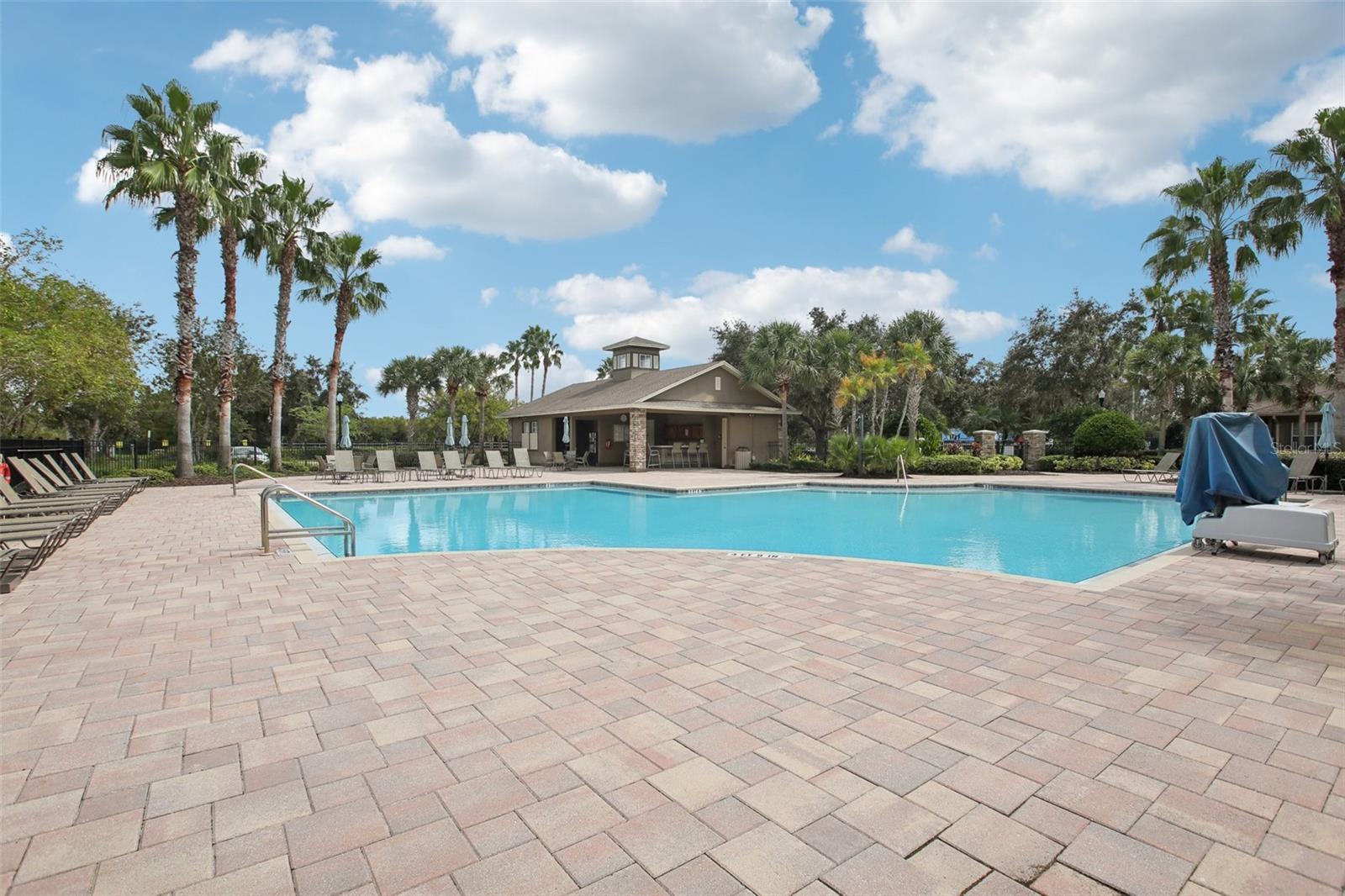 4735 ROLLING GREEN DR