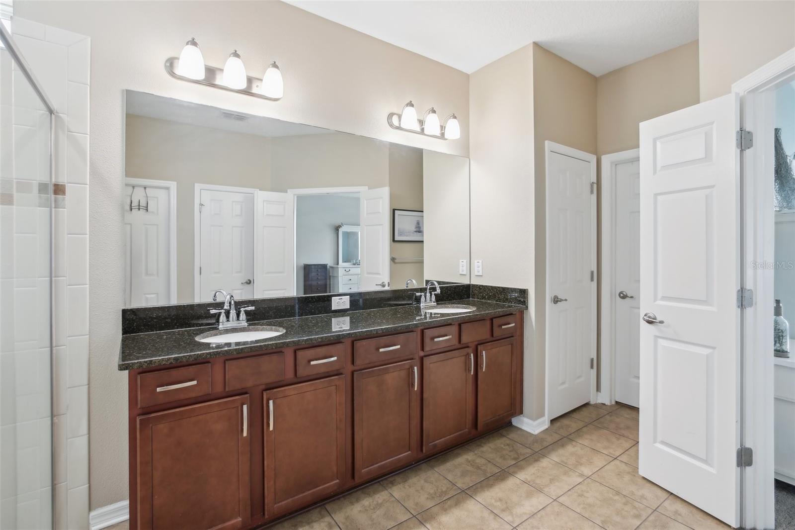 4735 ROLLING GREEN DR