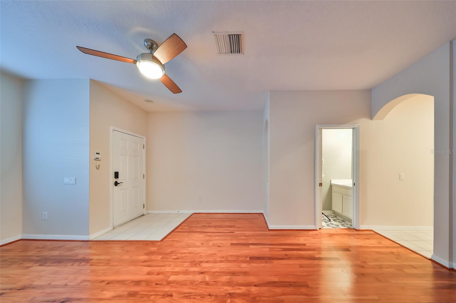 12829 KINGS CROSSING DR