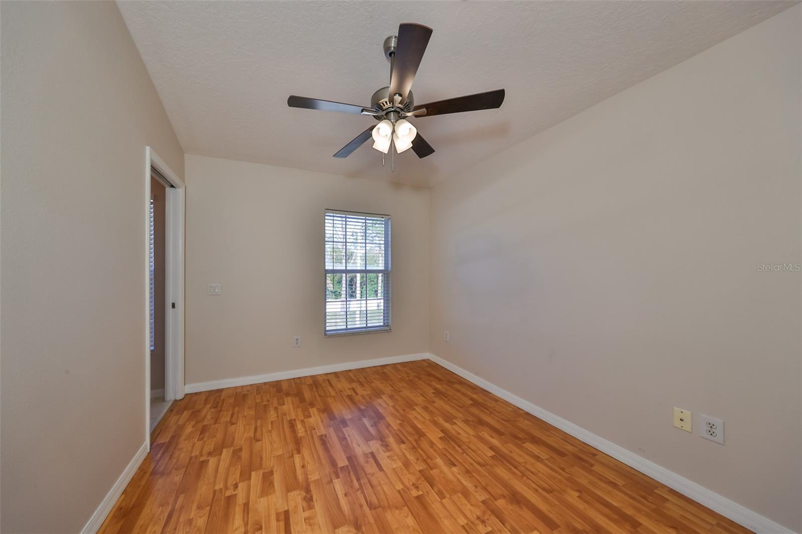 12829 KINGS CROSSING DR