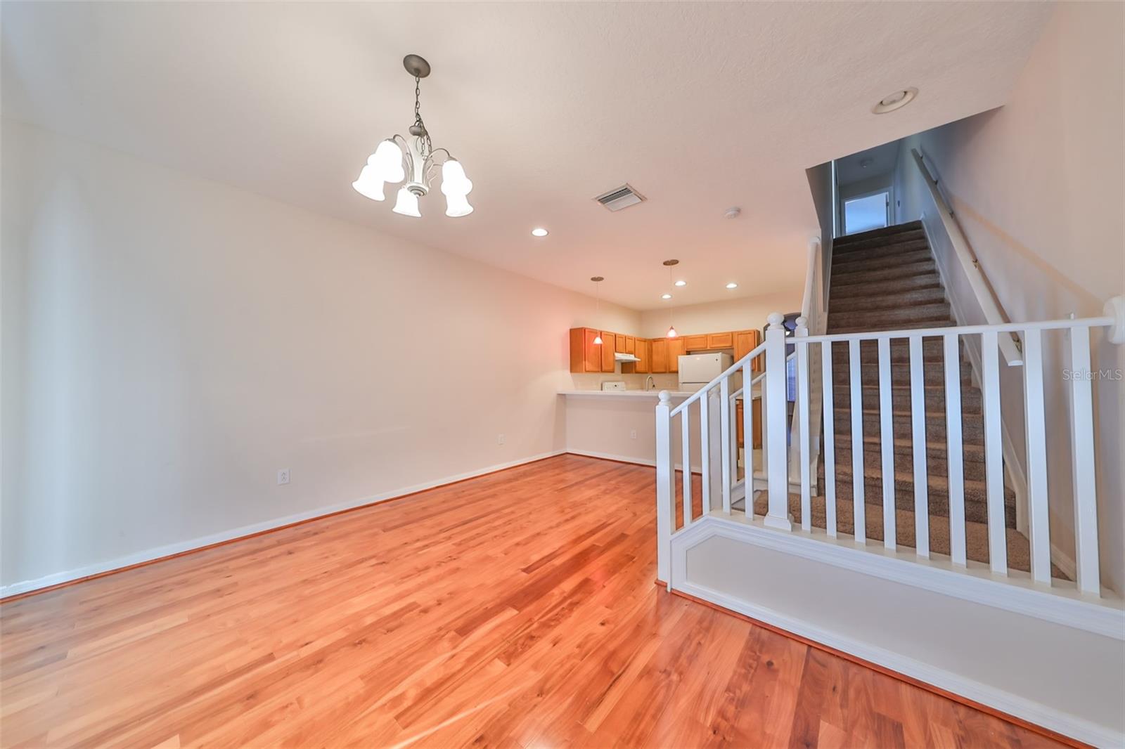 12829 KINGS CROSSING DR