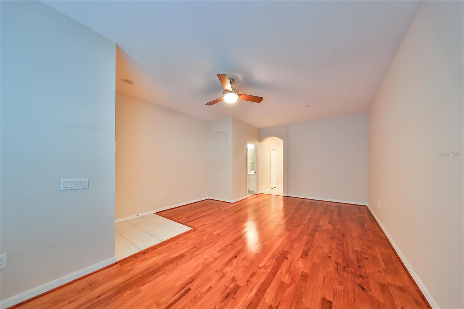 12829 KINGS CROSSING DR