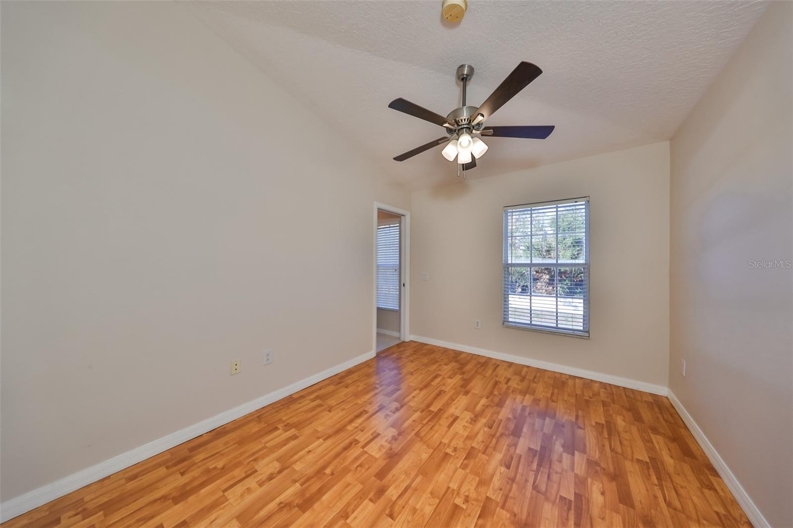 12829 KINGS CROSSING DR