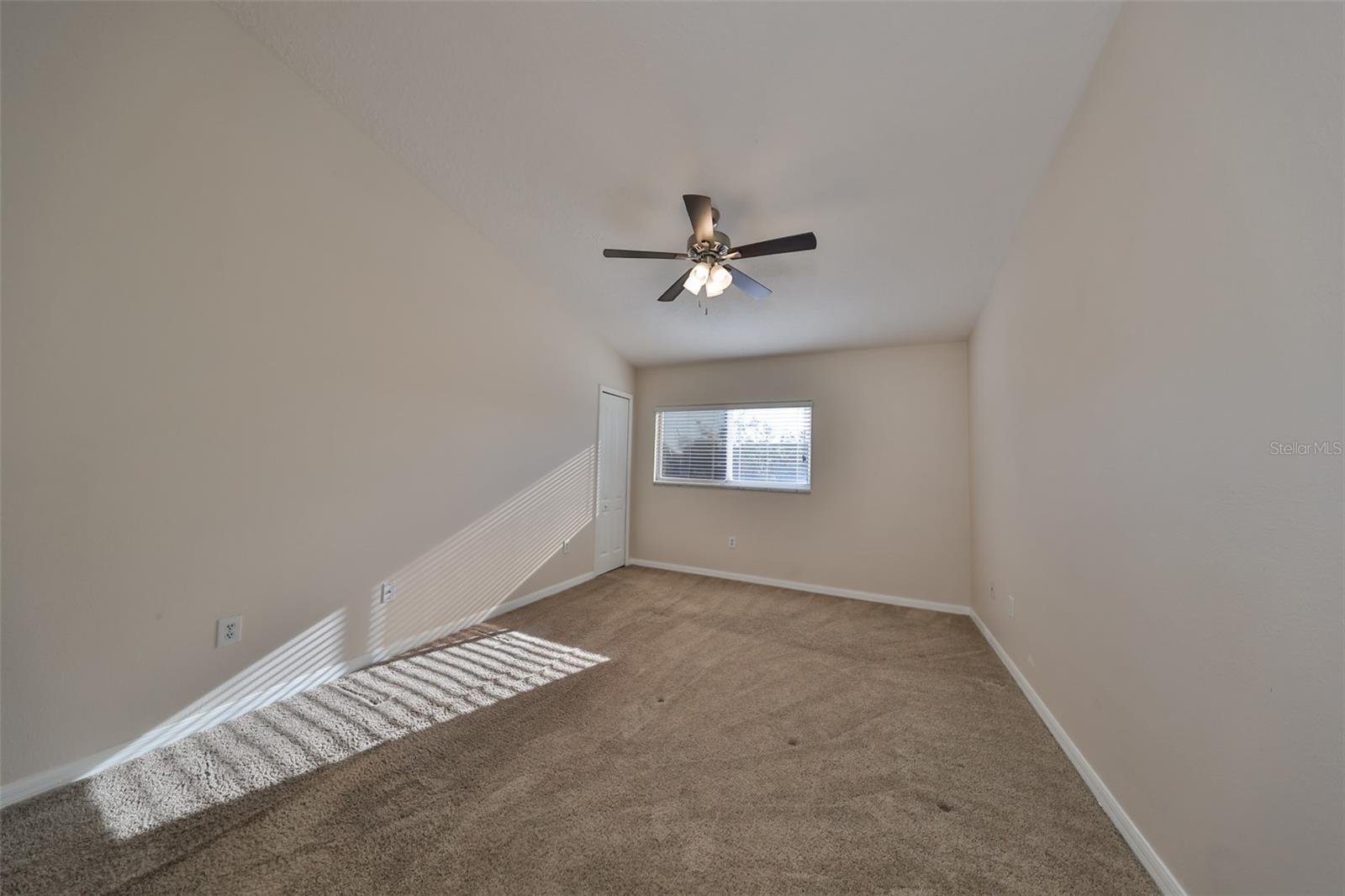 12829 KINGS CROSSING DR