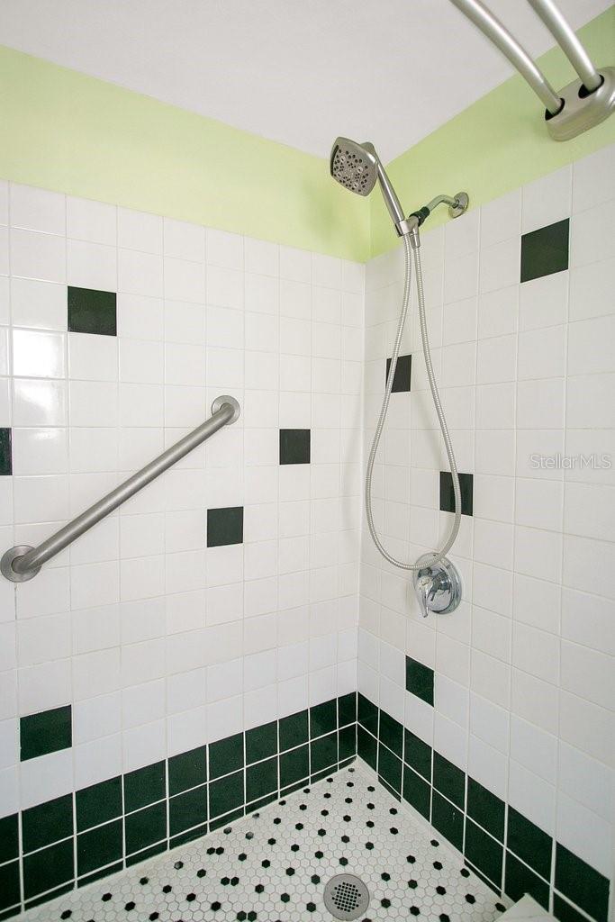 673 BAY ESPLANADE #202