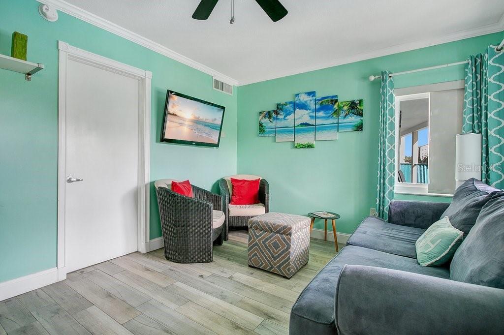 673 BAY ESPLANADE #202