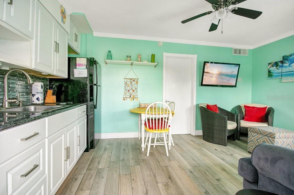 673 BAY ESPLANADE #202