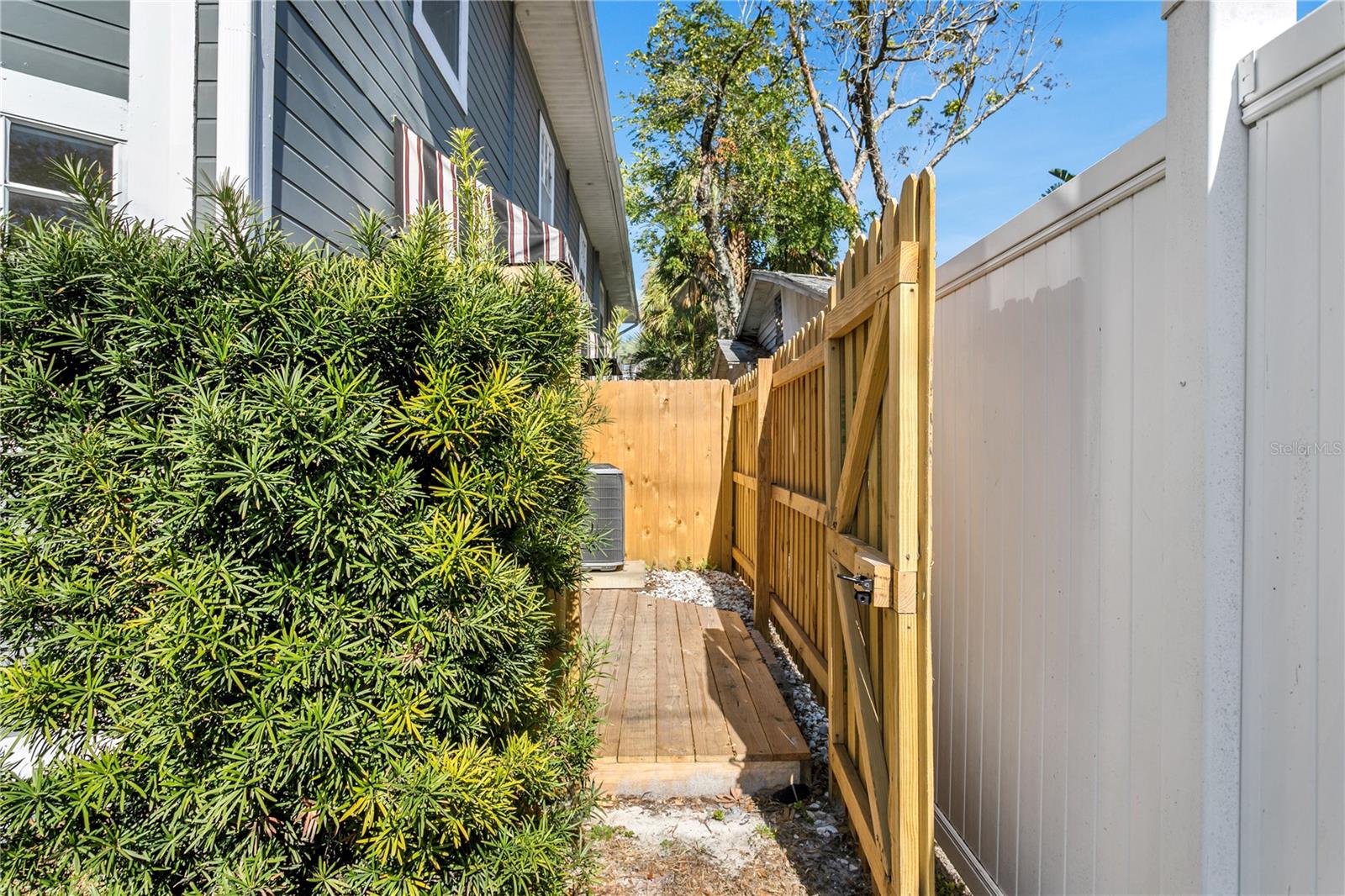 506 S WILLOW AVE #11