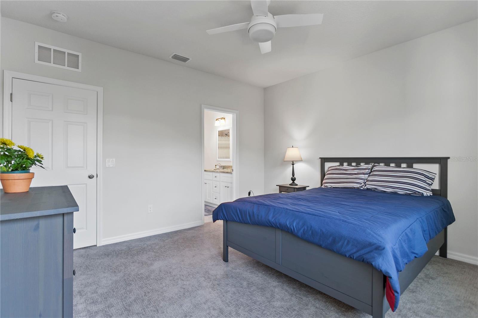 1940 LAKE RIDGE BLVD