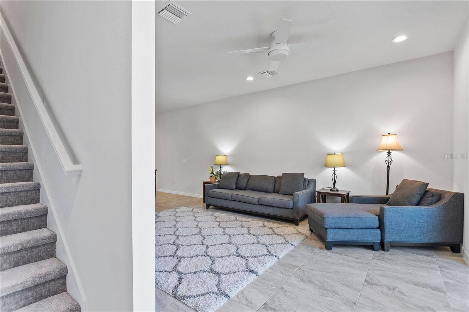 1940 LAKE RIDGE BLVD