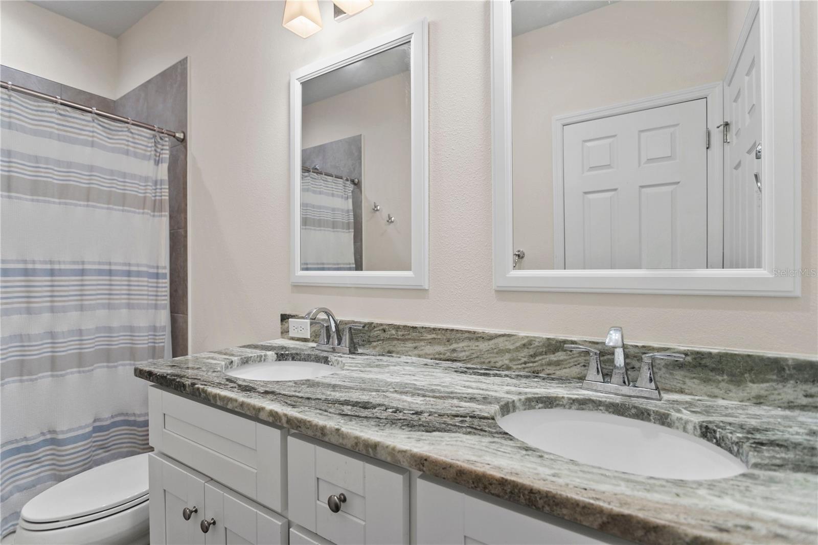 1940 LAKE RIDGE BLVD