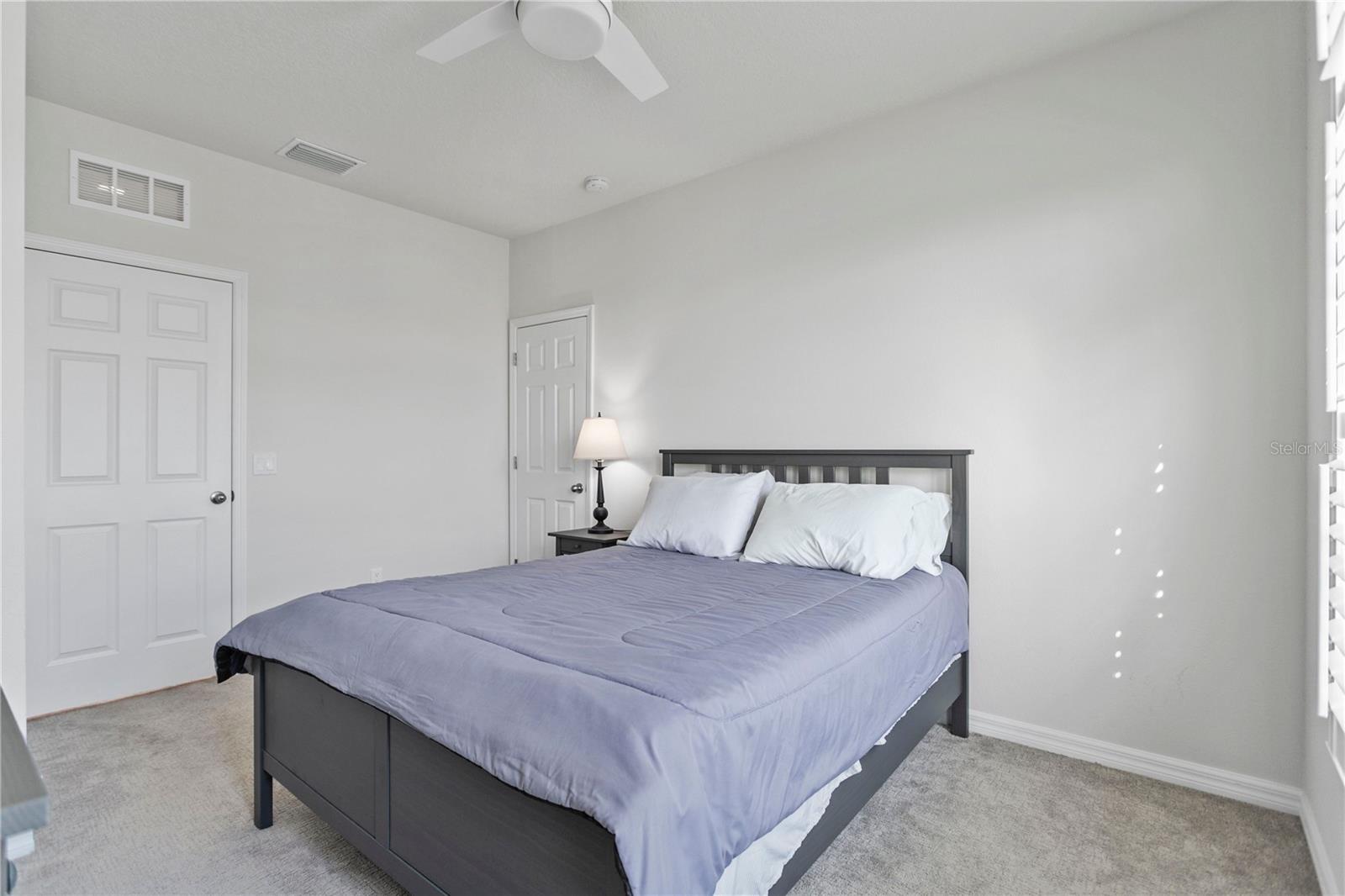 1940 LAKE RIDGE BLVD