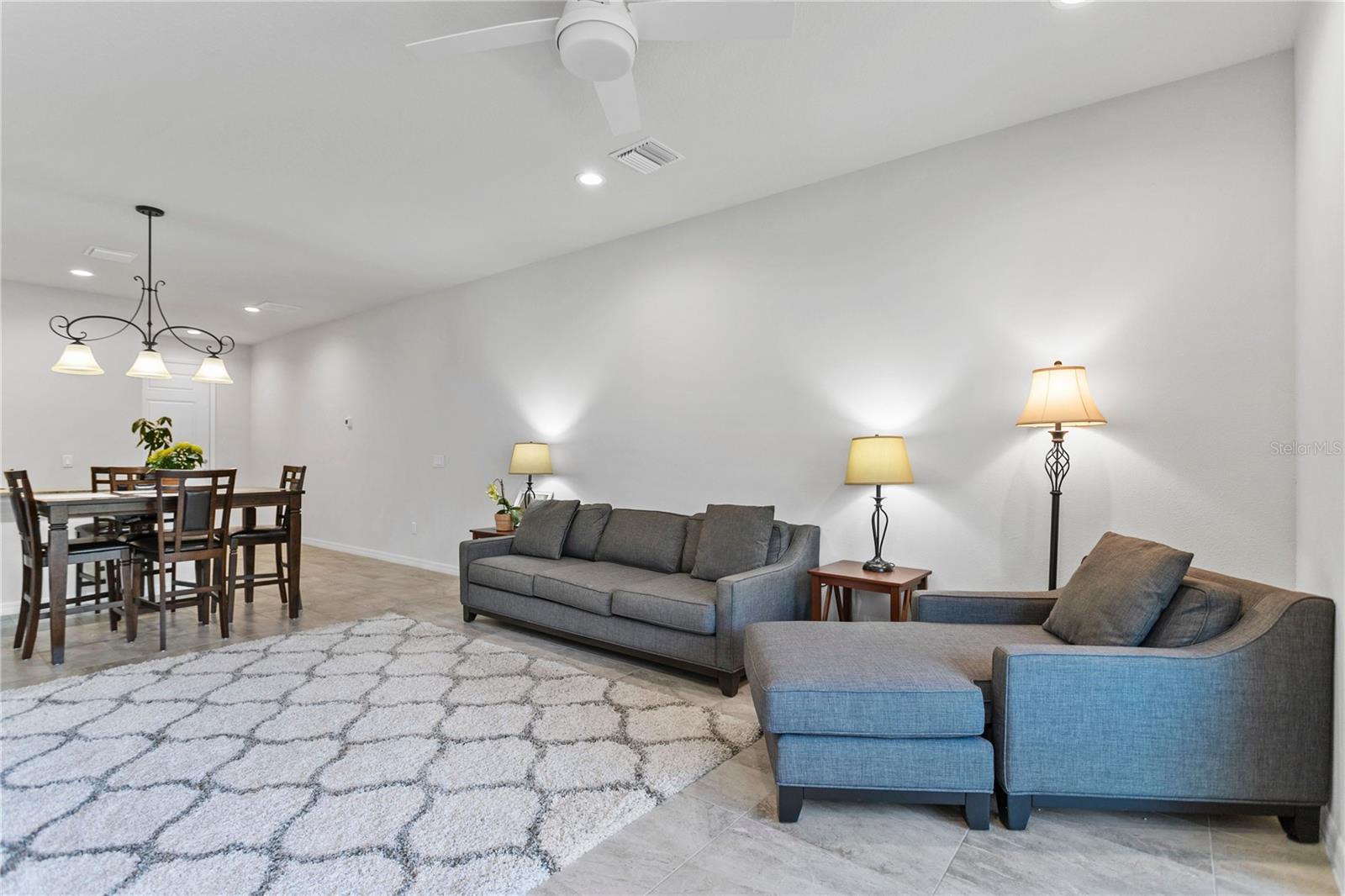 1940 LAKE RIDGE BLVD