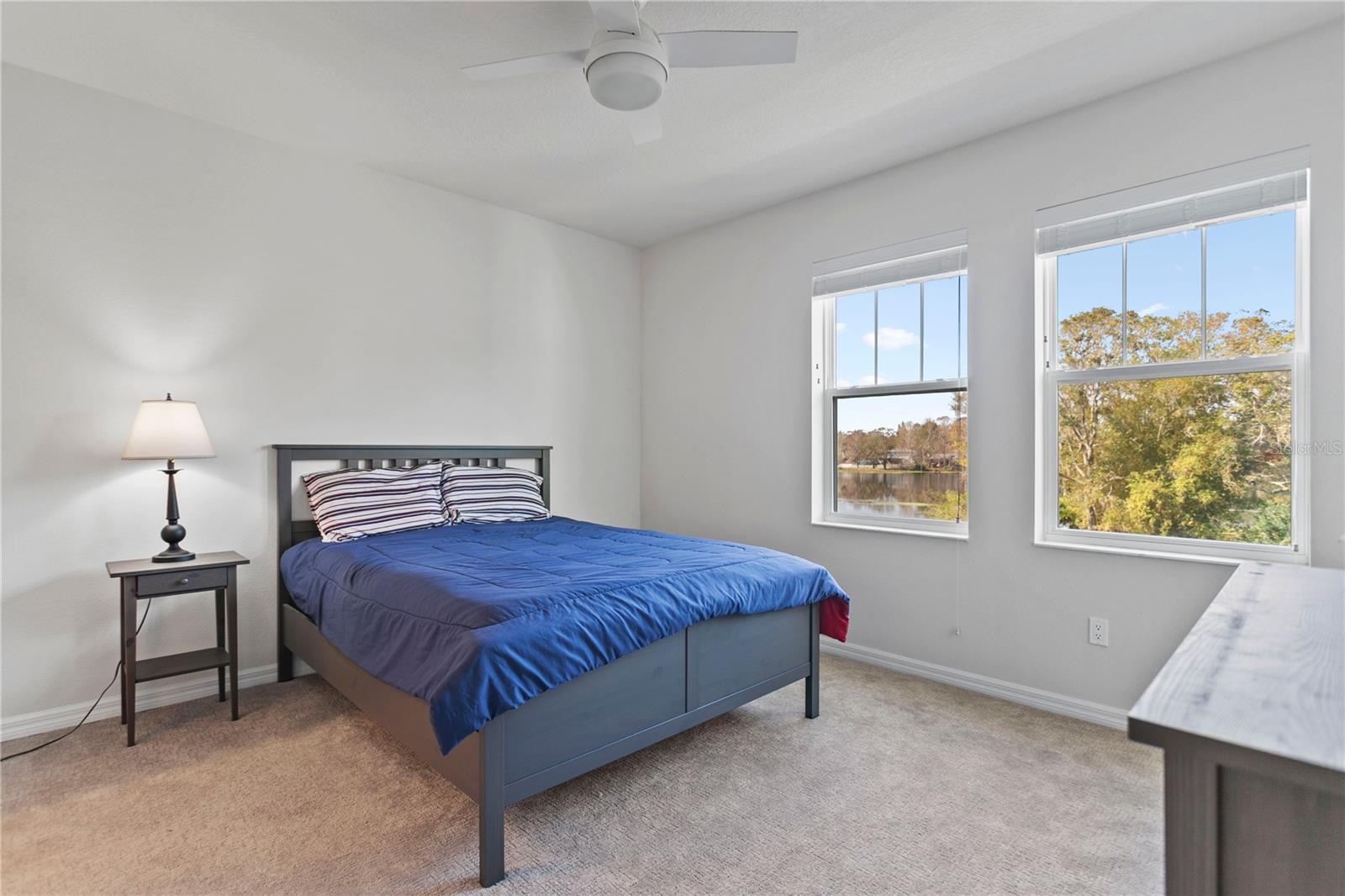 1940 LAKE RIDGE BLVD