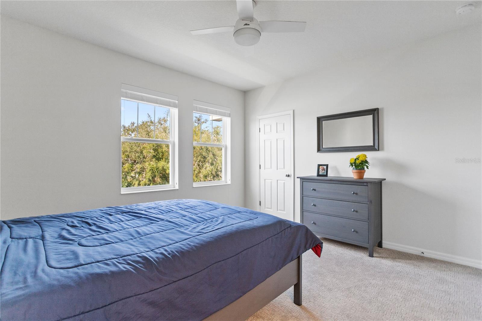 1940 LAKE RIDGE BLVD