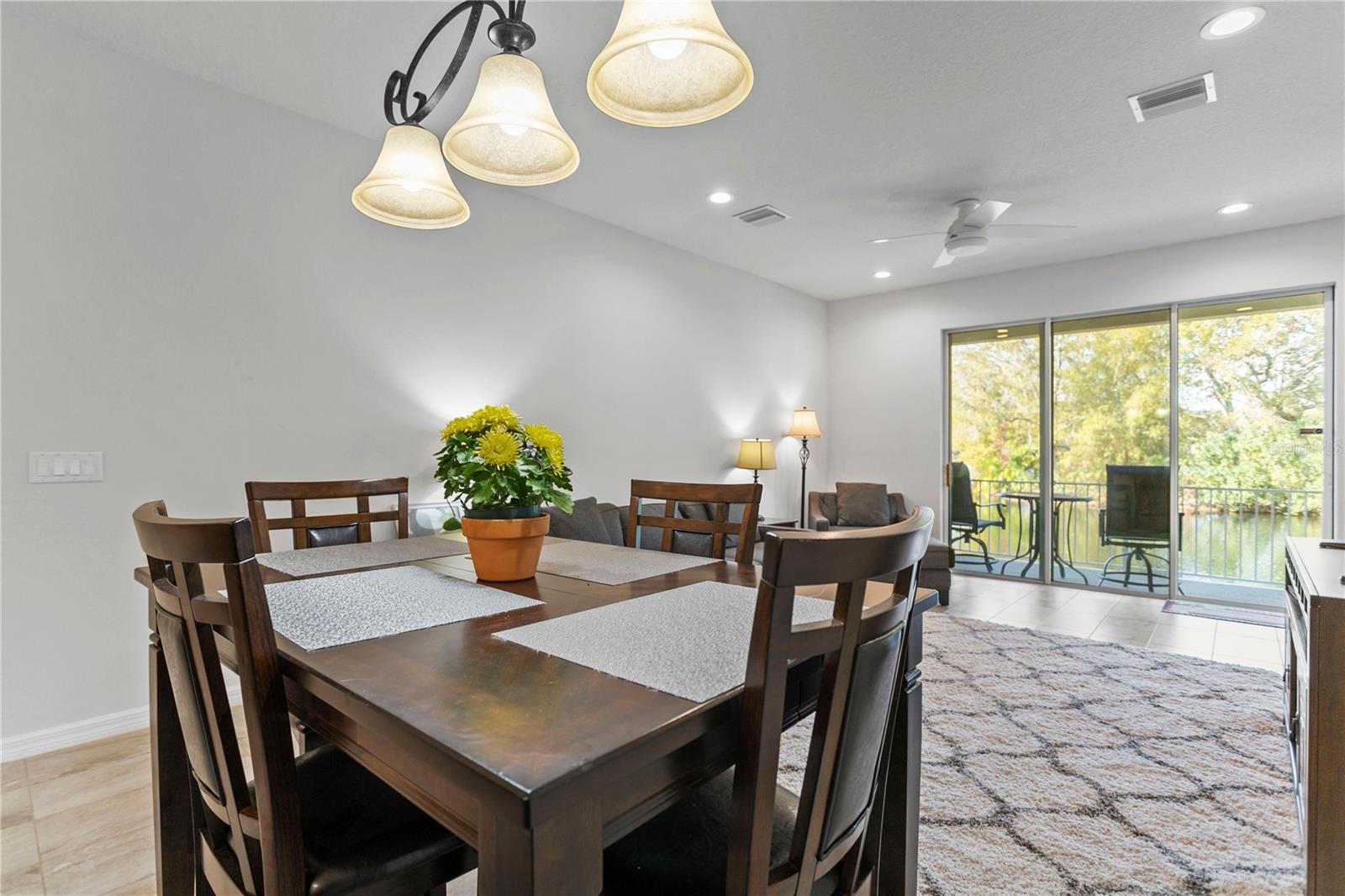 1940 LAKE RIDGE BLVD