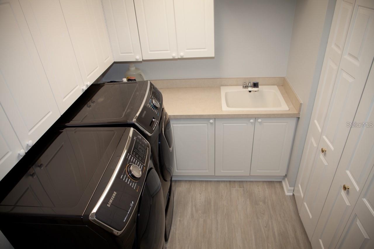 371 CHANNELSIDE WALK WAY #1401