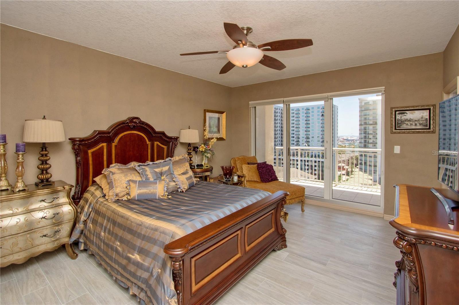 371 CHANNELSIDE WALK WAY #1401