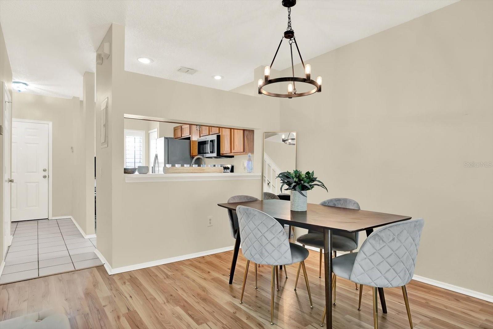 8541 HUNTERS KEY CIR