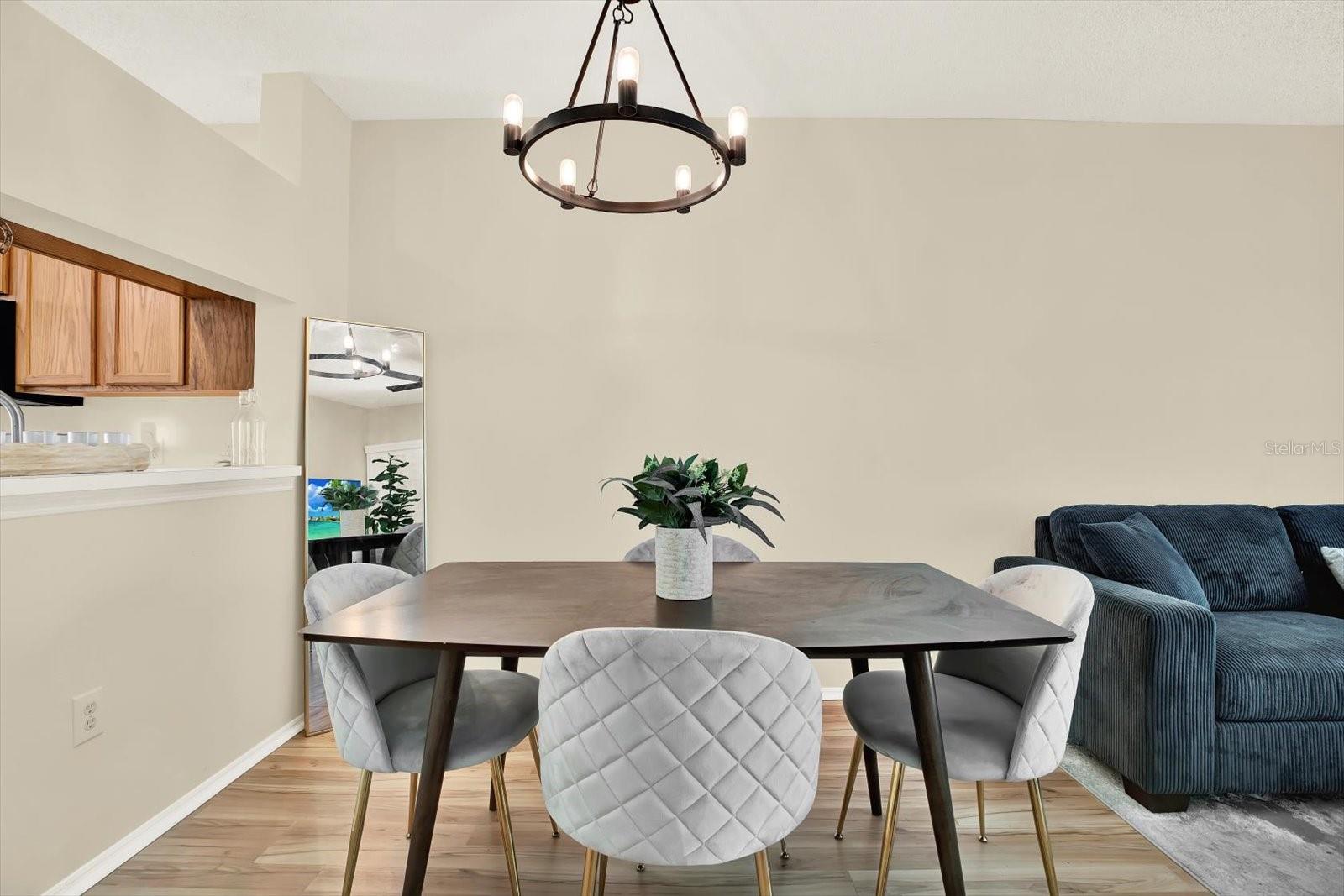 8541 HUNTERS KEY CIR