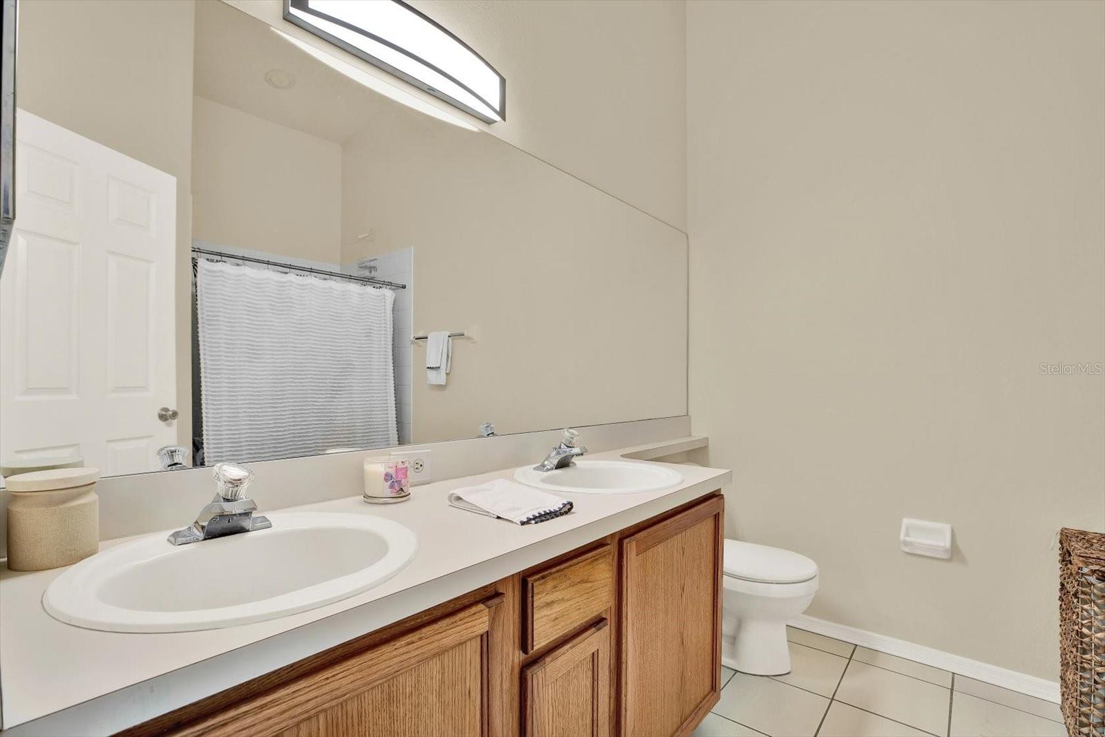 8541 HUNTERS KEY CIR