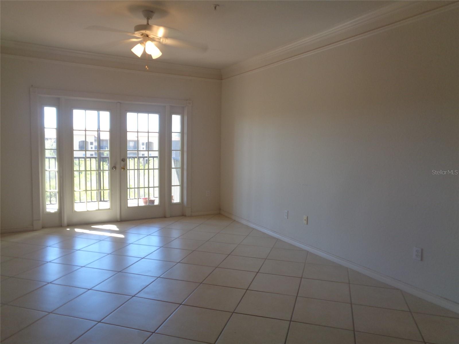 4302 BAYSIDE VILLAGE DR #303