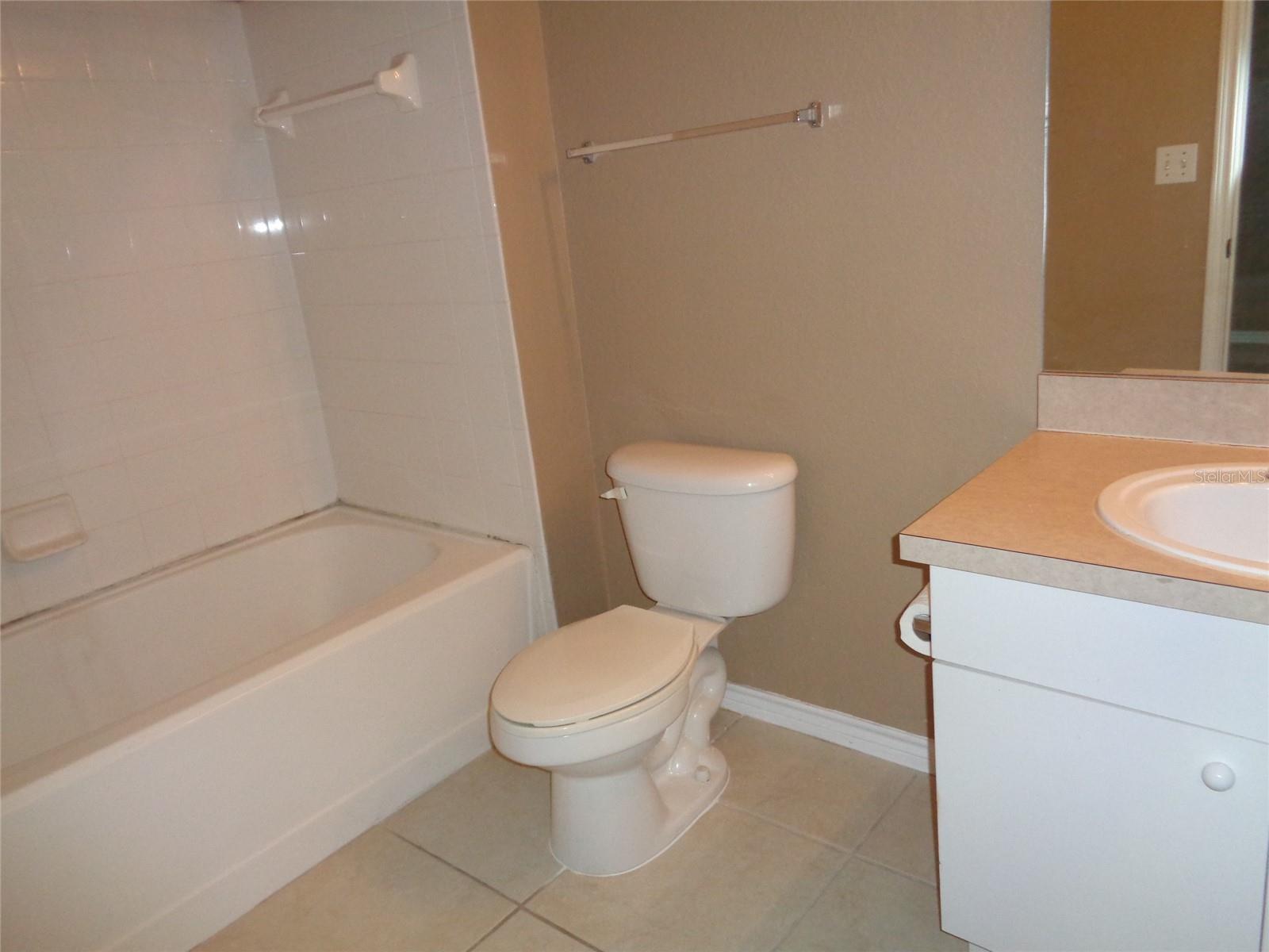 4302 BAYSIDE VILLAGE DR #303