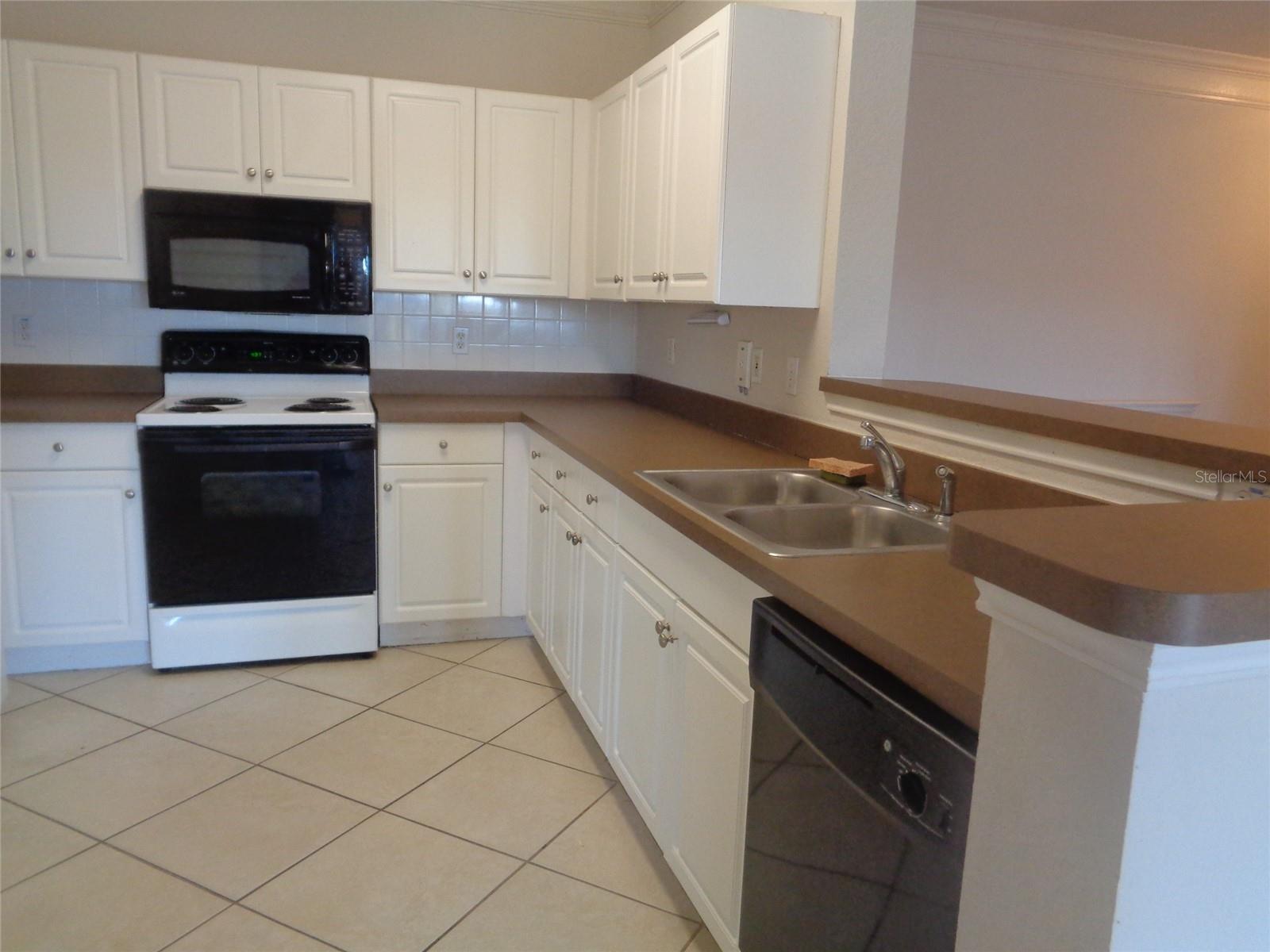 4302 BAYSIDE VILLAGE DR #303