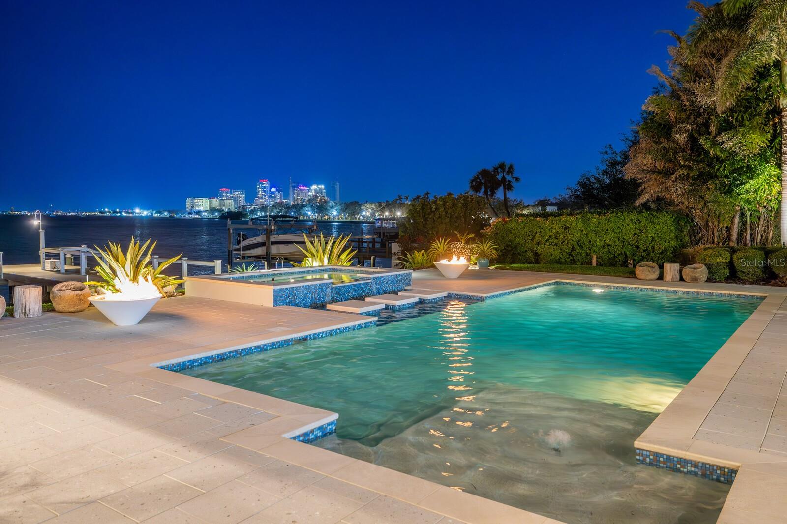 611 BRIGHTWATERS BLVD NE