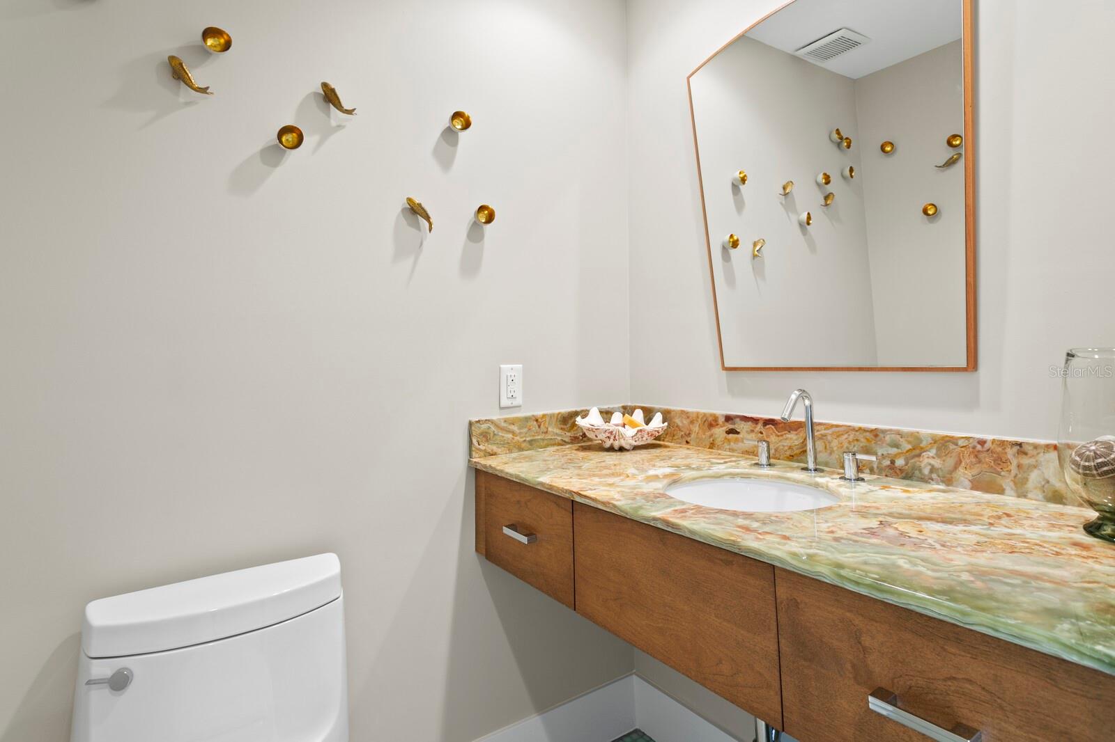 611 BRIGHTWATERS BLVD NE