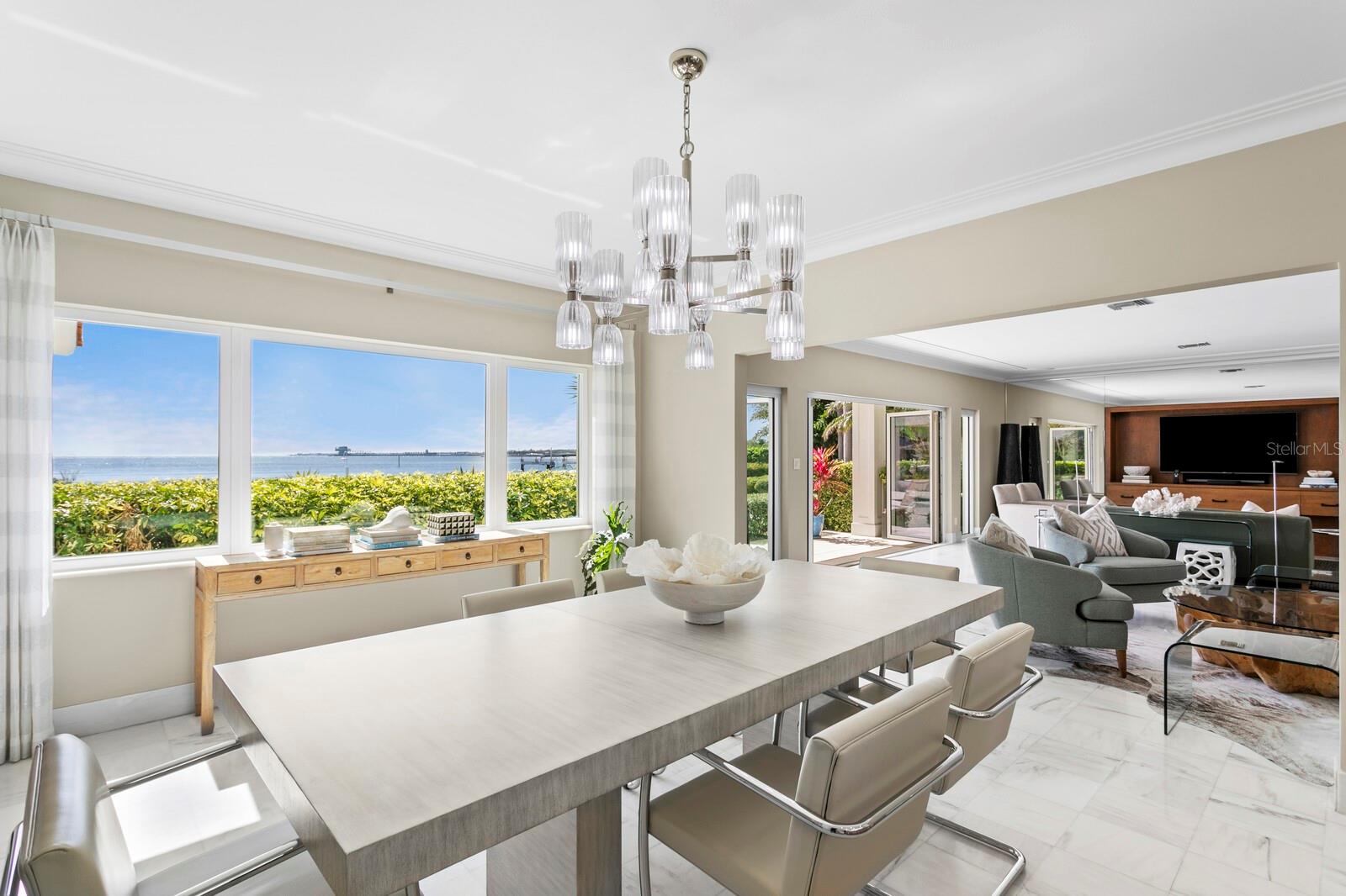 611 BRIGHTWATERS BLVD NE