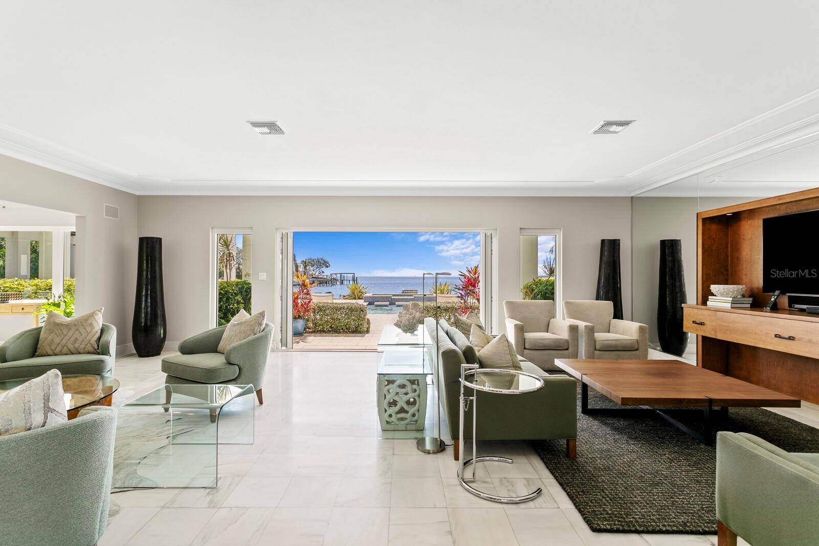 611 BRIGHTWATERS BLVD NE