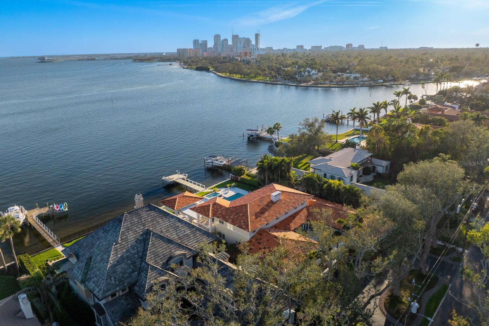 611 BRIGHTWATERS BLVD NE