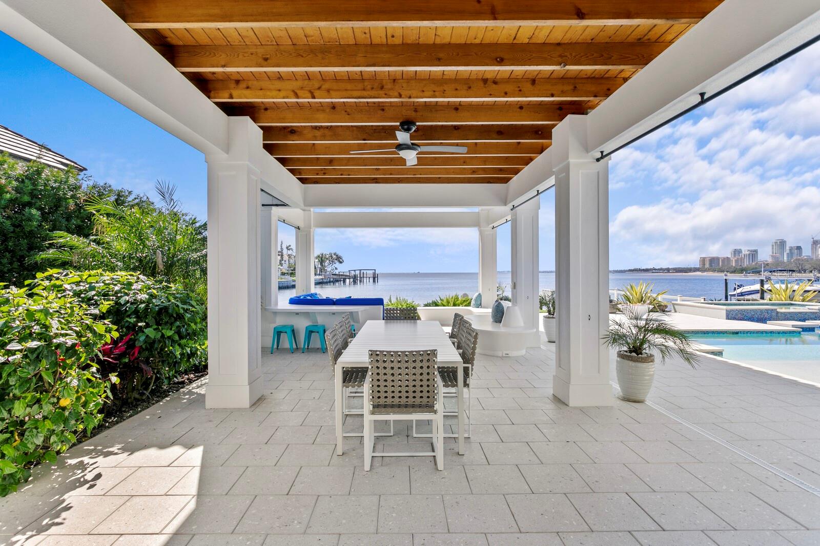 611 BRIGHTWATERS BLVD NE