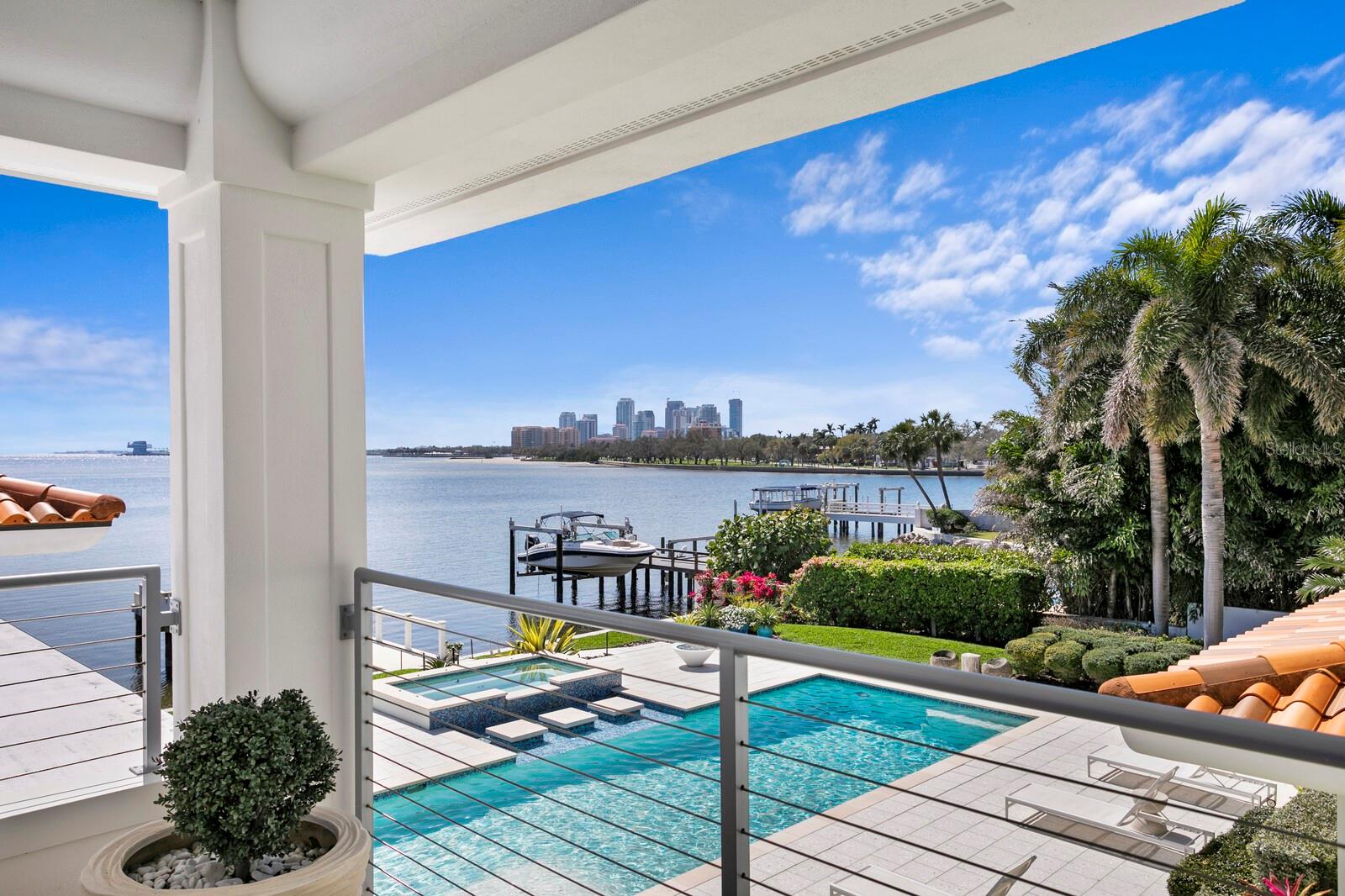 611 BRIGHTWATERS BLVD NE