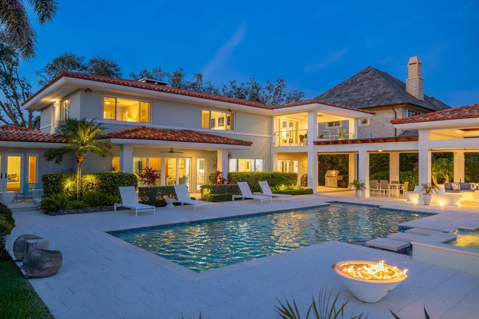 611 BRIGHTWATERS BLVD NE