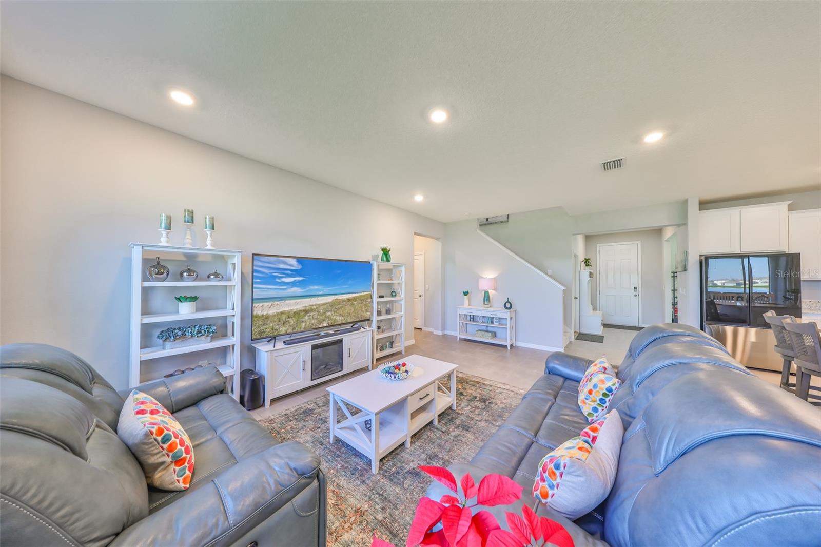 1407 TROPICAL OASIS AVE