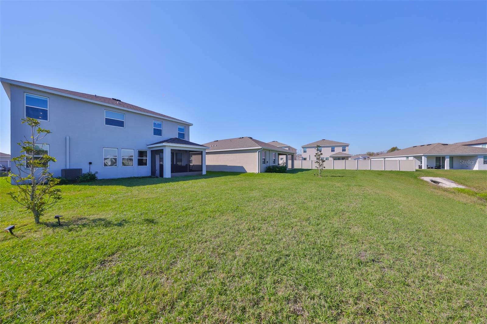 1407 TROPICAL OASIS AVE