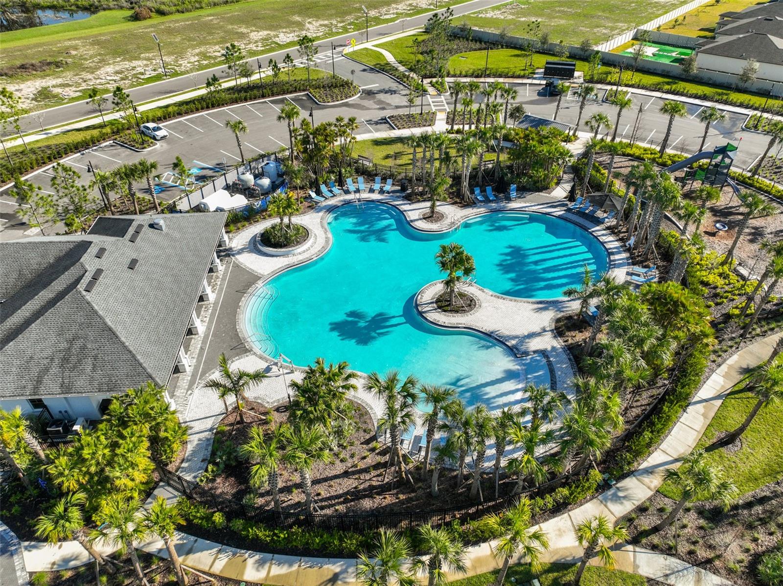 1407 TROPICAL OASIS AVE