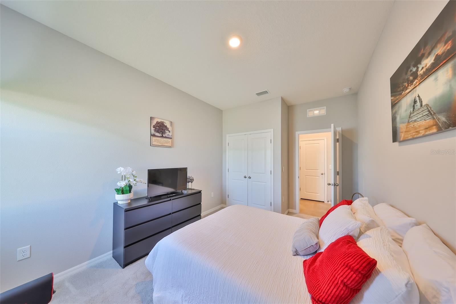 1407 TROPICAL OASIS AVE