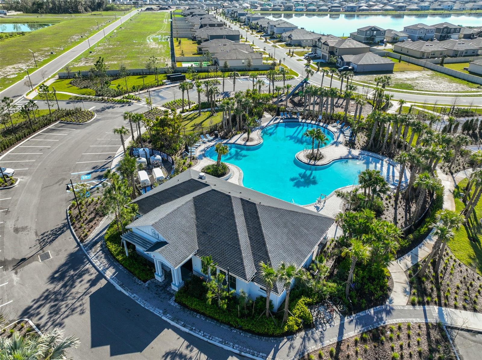 1407 TROPICAL OASIS AVE