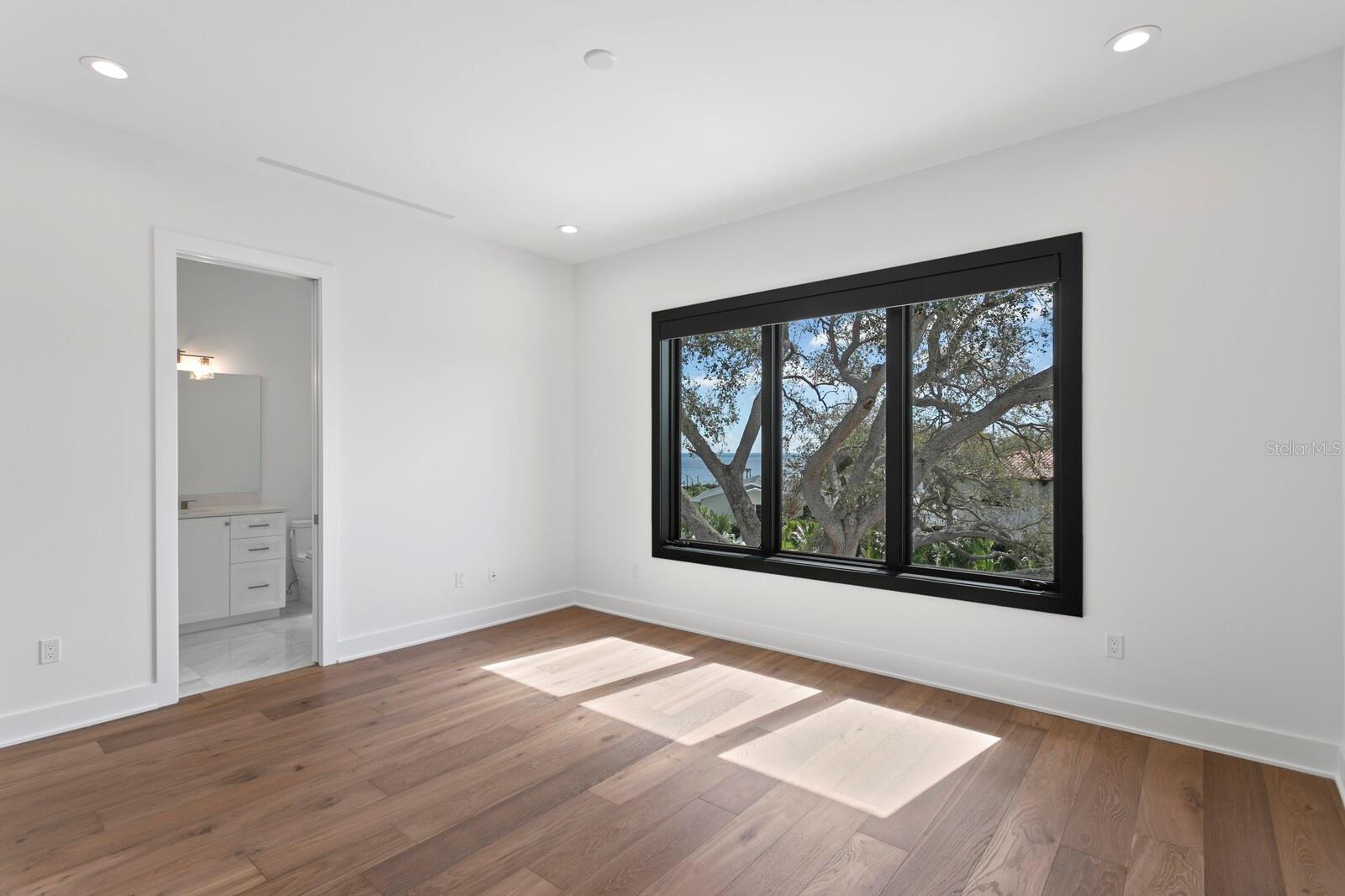 1401 BRIGHTWATERS BLVD NE